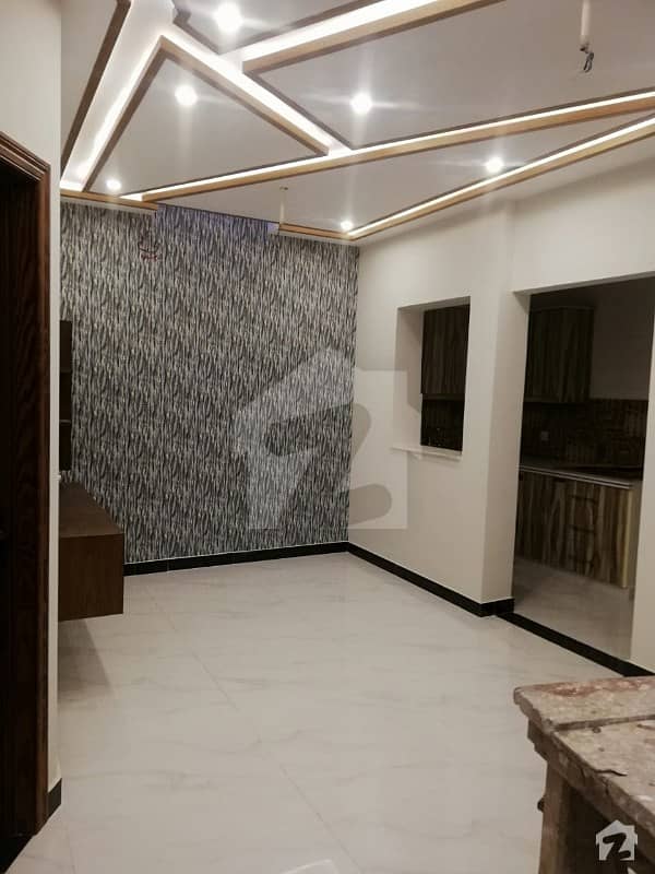 ازمیر ٹاؤن لاہور میں 3 کمروں کا 5 مرلہ مکان 1.35 کروڑ میں برائے فروخت۔