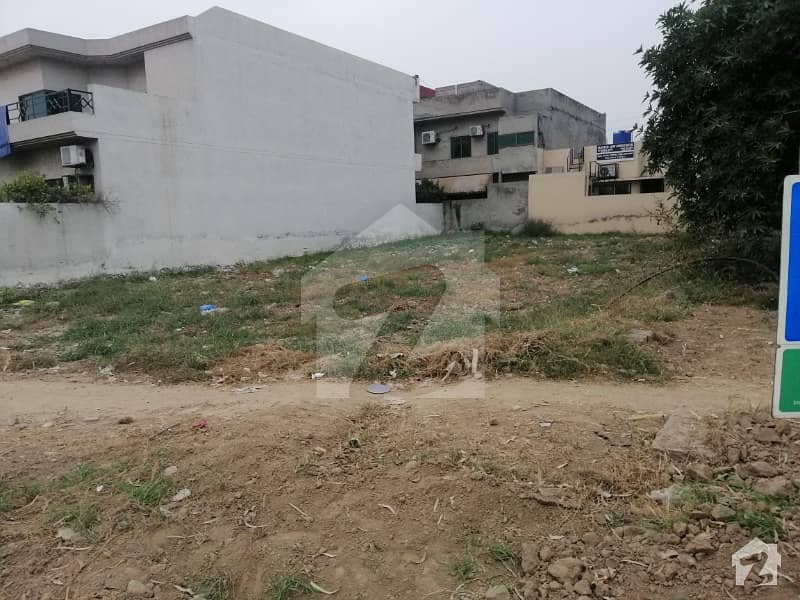 1 Kanal Semi Commercial Plot On 120 Feet Road Main Gate Of Wapda Roundabout For Sale