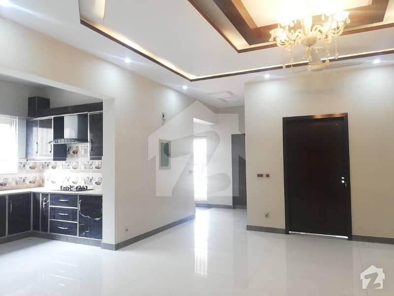 10 Marla Double story house for Rent in Chambelli Block Bahria Town Lahore