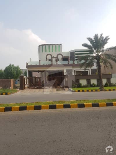 سٹی ہاؤسنگ سوسائٹی گوجرانوالہ میں 5 کمروں کا 1 کنال مکان 4 کروڑ میں برائے فروخت۔ سٹی ہاؤسنگ سوسائٹی گوجرانوالہ میں 5 کمروں کا 1 کنال مکان 4 کروڑ میں برائے فروخت۔