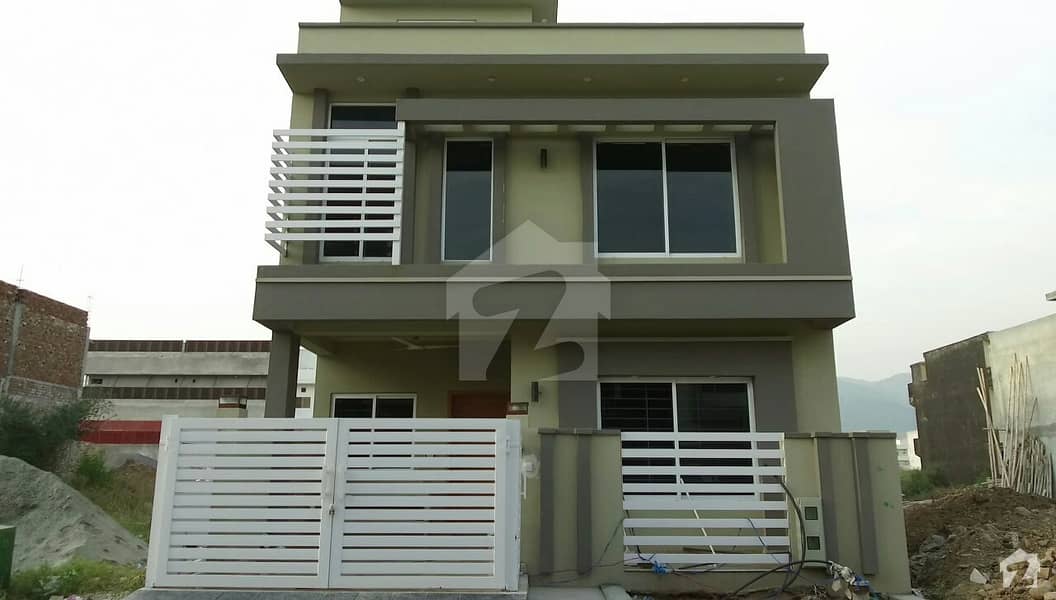 Single Unit House Is Available For Sale