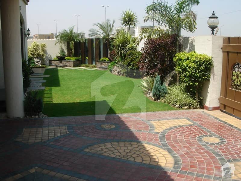 1 Kanal Luxurious Bungalow for Rent in DHA Phase 5 J Block