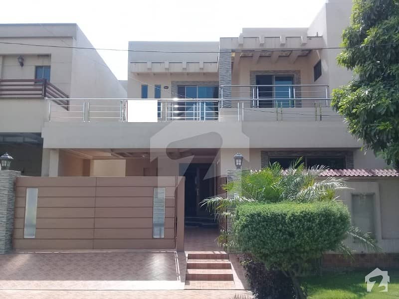 10 Marla Well Designed House For Sale