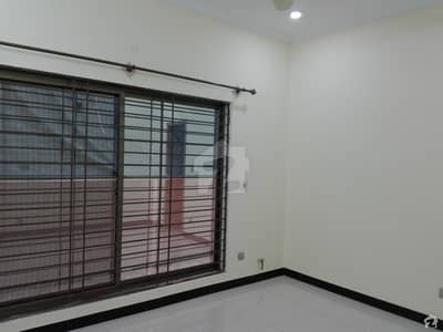 Here Is A Good Opportunity To Live In A Well-Built House Here Is A Good Opportunity To Live In A Well-Built House