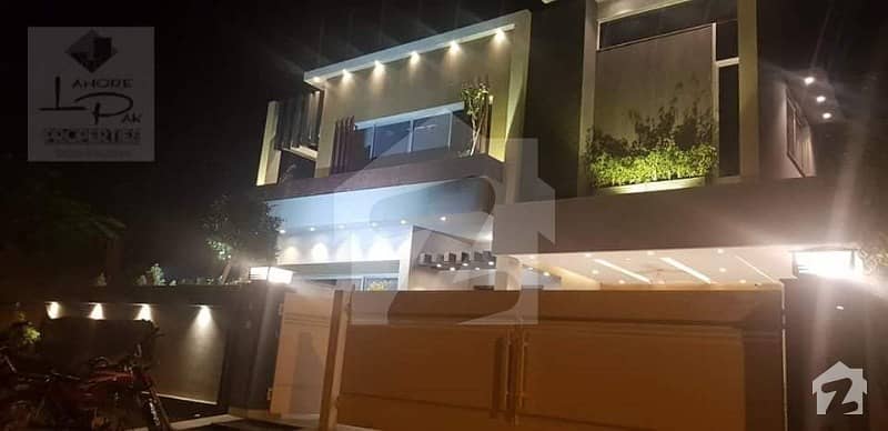 ڈی ایچ اے فیز 6 ڈیفنس (ڈی ایچ اے) لاہور میں 5 کمروں کا 1 کنال مکان 4.9 کروڑ میں برائے فروخت۔