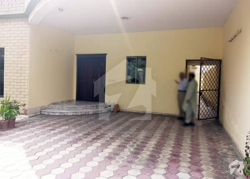 1 Kanal Used Good Condition Single Storey House For Sale With 4 Beds Near Allah Ho Chowk