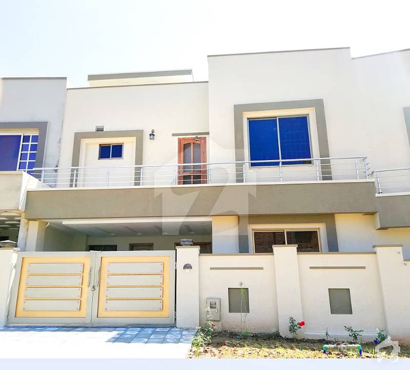 بحریہ ٹاؤن فیز 8 بحریہ ٹاؤن راولپنڈی راولپنڈی میں 5 کمروں کا 11 مرلہ مکان 1.7 کروڑ میں برائے فروخت۔