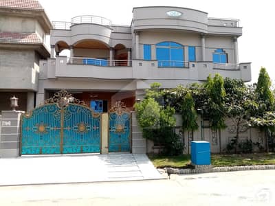 Here Is A Good Opportunity To Live In A Well-Built House Here Is A Good Opportunity To Live In A Well-Built House