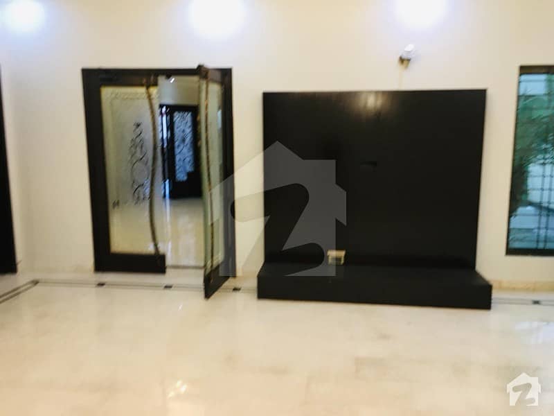 ڈی ایچ اے فیز 3 ڈیفنس (ڈی ایچ اے) لاہور میں 6 کمروں کا 1 کنال مکان 3.85 کروڑ میں برائے فروخت۔