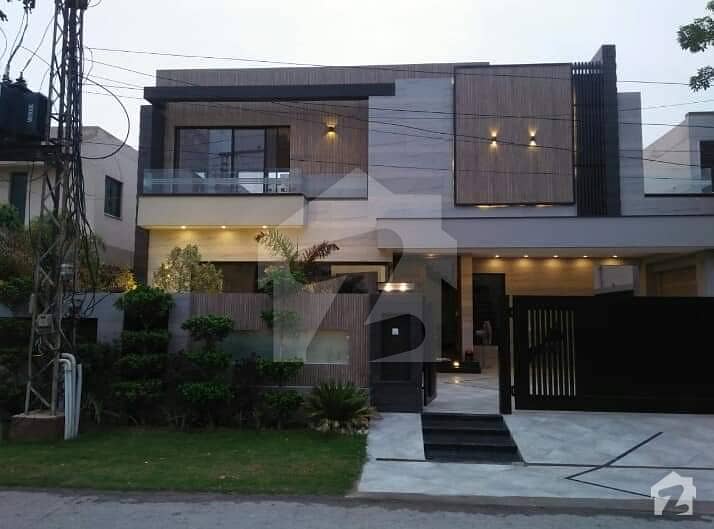 Hot Deal Outstanding Location 1 Kanal Bungalow For Sale In DHA Phase 4