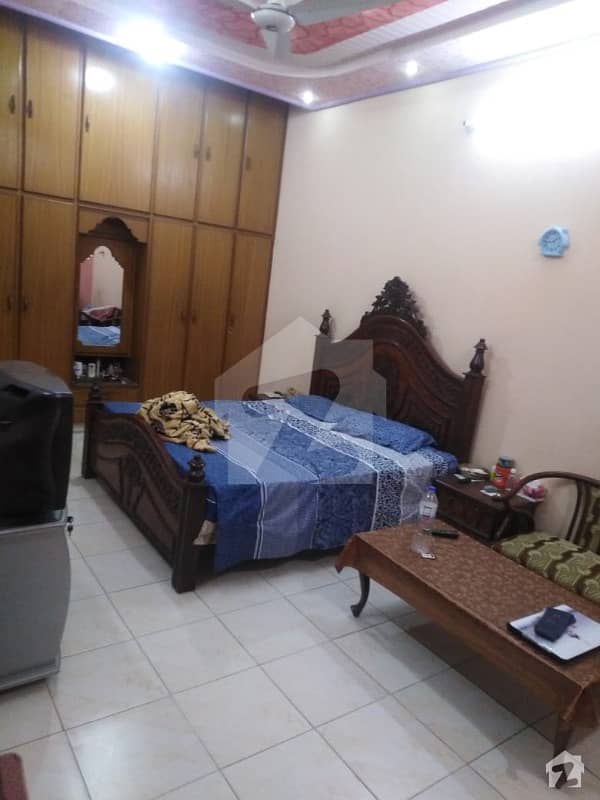 عامر ٹاؤن ہربنس پورہ لاہور میں 5 کمروں کا 10 مرلہ مکان 2.5 کروڑ میں برائے فروخت۔