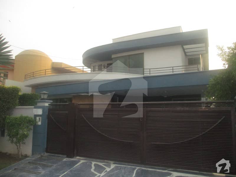 Fully Renovated 1 Kanal 3 Bed Upper Portion Of A Luxury House Solid Construction