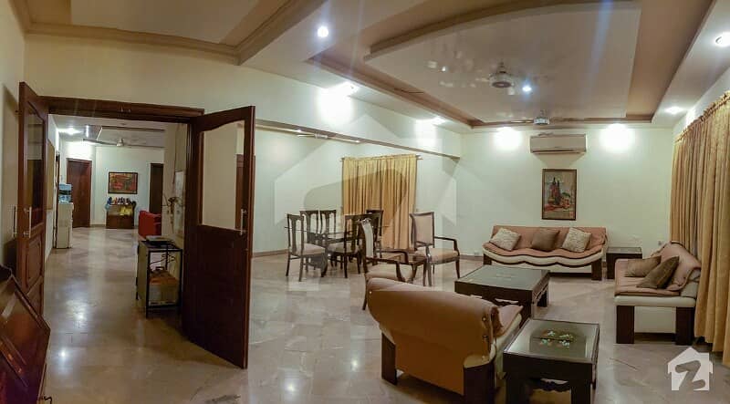 ڈی ایچ اے فیز 4 ڈیفنس (ڈی ایچ اے) لاہور میں 1 کمرے کا 1 کنال بالائی پورشن 27 ہزار میں کرایہ پر دستیاب ہے۔