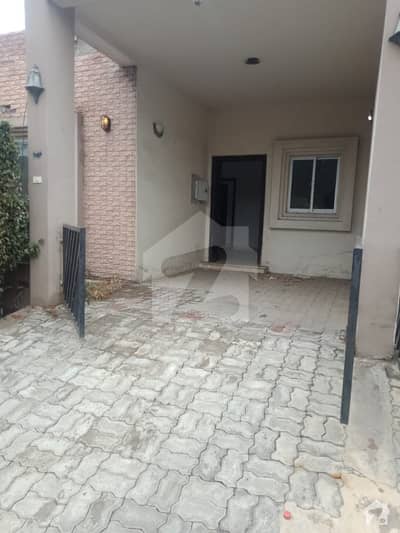 GOOD CONDITION AND LOCATION 5 MARLA SINGLE STORY HOUSE AVALABLE GOOD CONDITION AND LOCATION 5 MARLA SINGLE STORY HOUSE AVALABLE