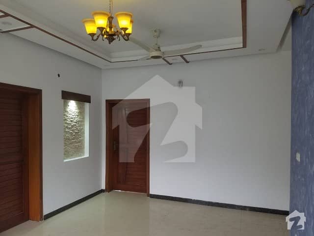 12 Marla Beautiful Upper Portion For Rent