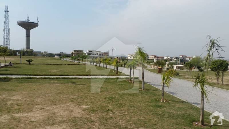 Top Location Exclusive 2 Kanal Corner Plot For Sale