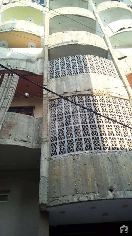 اختر کالونی جمشید ٹاؤن کراچی میں 3 کمروں کا 4 مرلہ فلیٹ 16 ہزار میں کرایہ پر دستیاب ہے۔