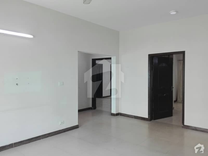 2nd Floor Flat Available For Sale In Askari 11