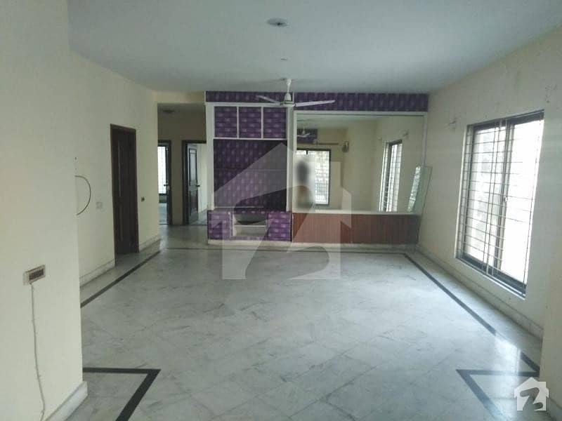 8 MARLA GROUND FLOOR FLAT IS AVAILABLE FOR RENT IN REHMAN GARDEN