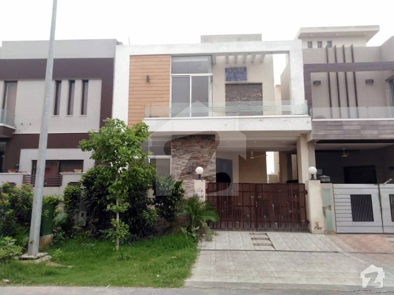 ڈی ایچ اے فیز 6 - بلاک ڈی فیز 6 ڈیفنس (ڈی ایچ اے) لاہور میں 3 کمروں کا 5 مرلہ مکان 1.6 کروڑ میں برائے فروخت۔