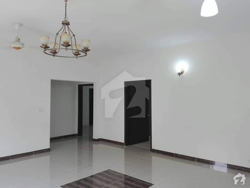 3rd Floor Flat Available For Sale In Askari 11