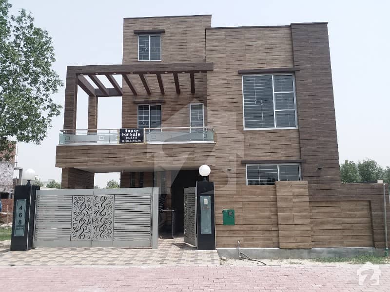 10 Marla Brand New House With Gas For Rent In Bahria Town Lahore