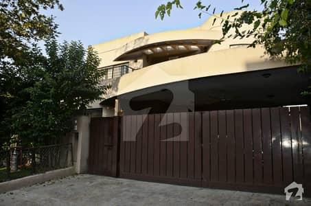 1 Kanal Corner Sun Face House With Basement Excellent Condition For Sale In E-11/4 Islamabad 1 Kanal Corner Sun Face House With Basement Excellent Condition For Sale In E-11/4 Islamabad