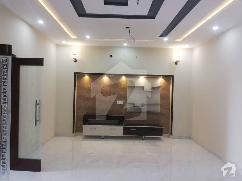 لیک سٹی - سیکٹر M7 - بلاک اے لیک سٹی ۔ سیکٹرایم ۔ 7 لیک سٹی لاہور میں 4 کمروں کا 7 مرلہ مکان 1.65 کروڑ میں برائے فروخت۔