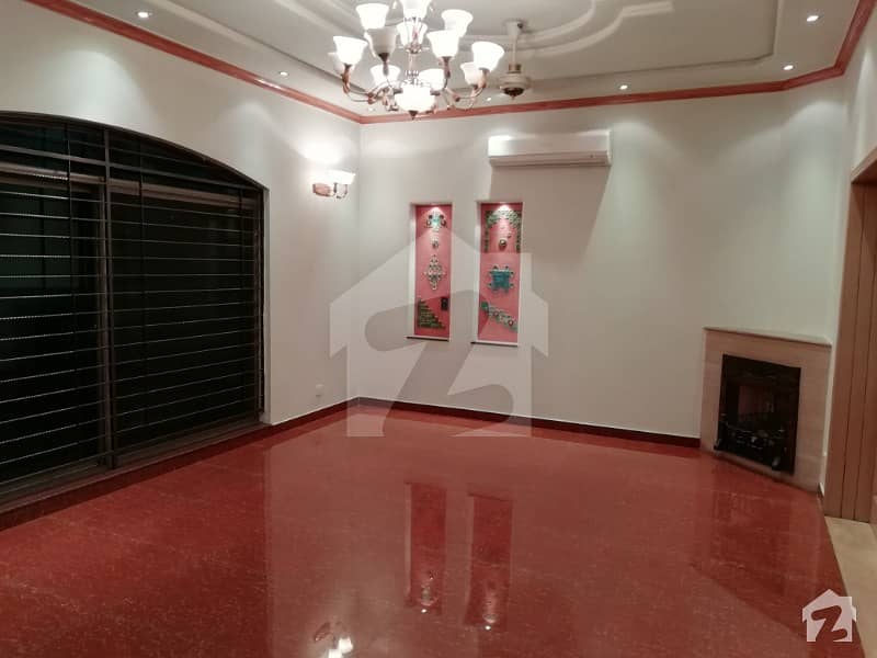 5 Beds 1 Kanal Modern Location Bungalow For Rent Phase 3