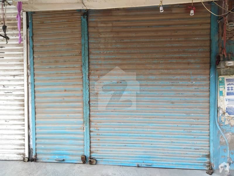 مدینہ ٹاؤن فیصل آباد میں 1 مرلہ دکان 65 لاکھ میں برائے فروخت۔