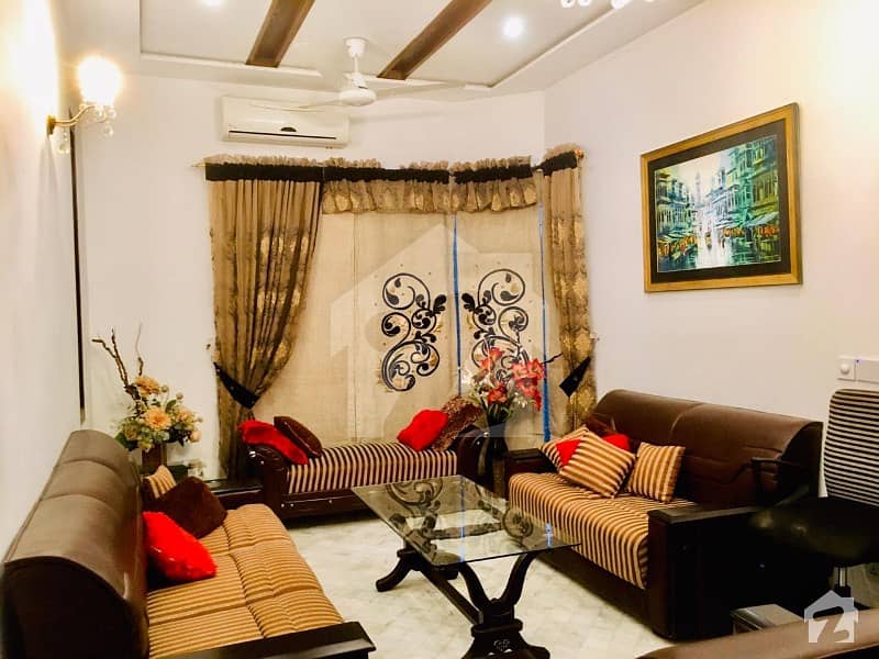 ڈی ایچ اے فیز 5 - بلاک ایل فیز 5 ڈیفنس (ڈی ایچ اے) لاہور میں 3 کمروں کا 7 مرلہ مکان 82 ہزار میں کرایہ پر دستیاب ہے۔