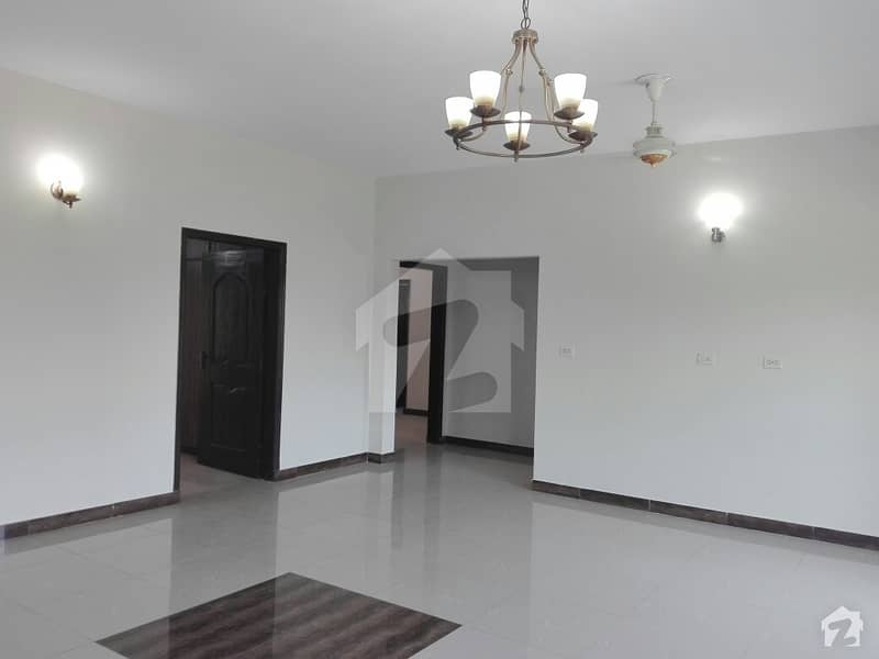 Good Location Flat Available For Sale In Askari 11