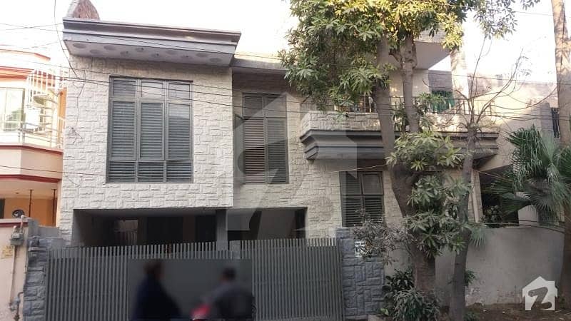 10 Marla Used Designer Bungalow For Sale in Township Lahore