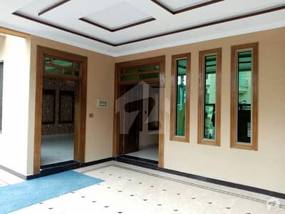 Here Is A Good Opportunity To Live In A Well-Built House Here Is A Good Opportunity To Live In A Well-Built House