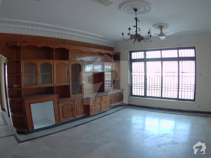 Prime Location 1 Kanal Beautiful Upper Portion Available For Rent In Dha Phase 3 Block X