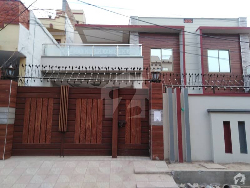 زکریا ٹاؤن ملتان میں 4 کمروں کا 10 مرلہ مکان 1.3 کروڑ میں برائے فروخت۔