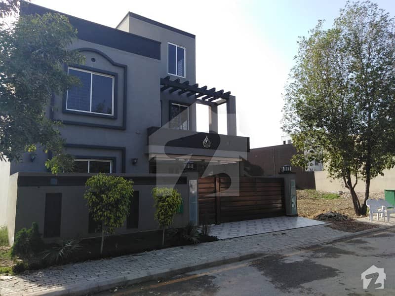 DOUBLE STORY 8 MARLA HOUSE FOR RENT IN USMAN BLOCK
