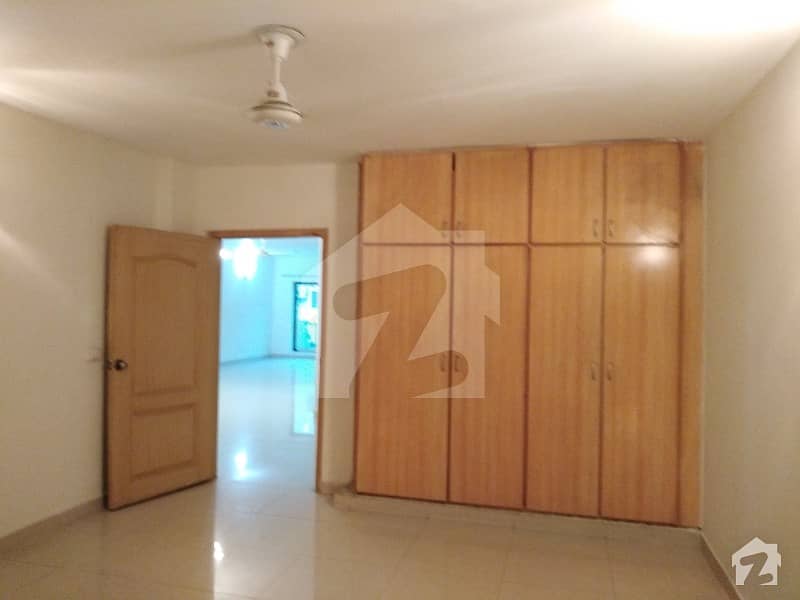 10 MARLA SECOND FLOOR FLAT IS AVAILABLE FOR RENT IN REHMAN GARDEN NEAR DHA PHASE 1