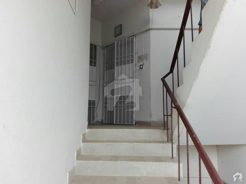 2nd Floor Apartment In Big Bukhari Commercial Near Tmart