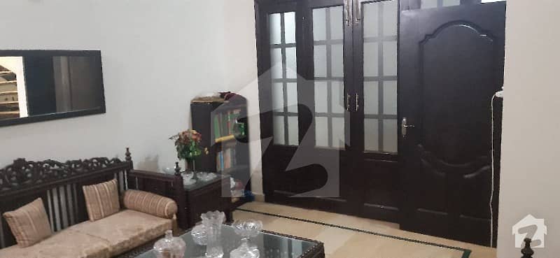 بحریہ ٹاؤن علی بلاک بحریہ ٹاؤن سیکٹر B بحریہ ٹاؤن لاہور میں 3 کمروں کا 8 مرلہ مکان 1.3 کروڑ میں برائے فروخت۔