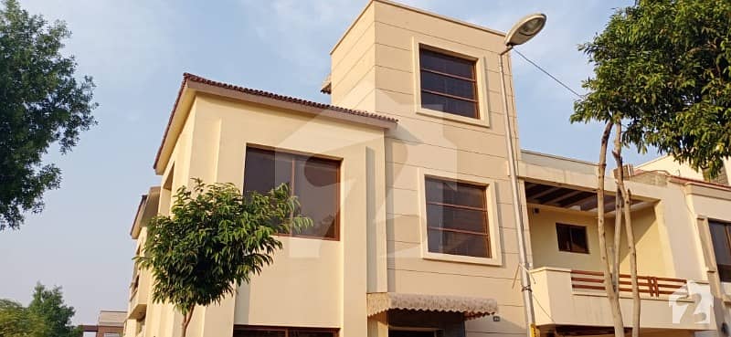 بحریہ ٹاؤن گلبہار بلاک بحریہ ٹاؤن سیکٹر سی بحریہ ٹاؤن لاہور میں 5 کمروں کا 13 مرلہ مکان 2.5 کروڑ میں برائے فروخت۔