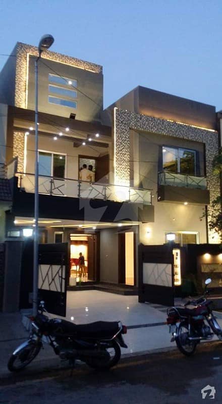 BRAND NEW 8 MARLA SOLID HOUSE FOR SALE LOCATED IN UMAR BLOCK  BAHRIA TOWN
