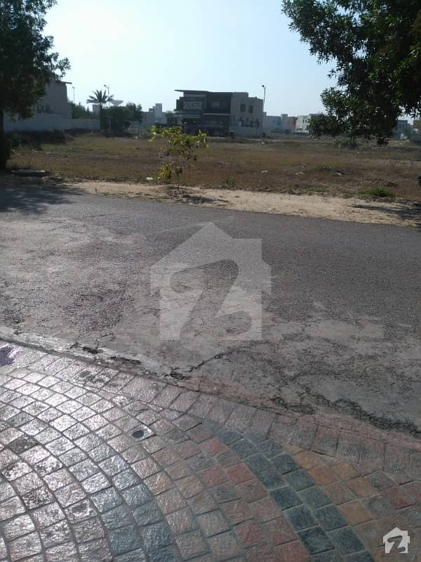 INVESTMENT OPPORTUNITY 3920 MARLA RESIDENTIAL PLOT DIRECT APPROACH FROM RING ROAD SERVICE LANE WITHOUT ANY EXPENSE