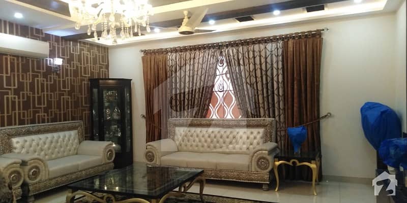 ڈی ایچ اے فیز 4 ڈیفنس (ڈی ایچ اے) لاہور میں 5 کمروں کا 1 کنال مکان 1.6 لاکھ میں کرایہ پر دستیاب ہے۔