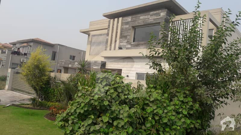 ڈی ایچ اے فیز 6 ڈیفنس (ڈی ایچ اے) لاہور میں 5 کمروں کا 1 کنال مکان 2.5 لاکھ میں کرایہ پر دستیاب ہے۔