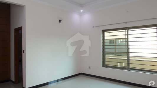 Single Storey Used House Available For Sale On Good Location Single Storey Used House Available For Sale On Good Location