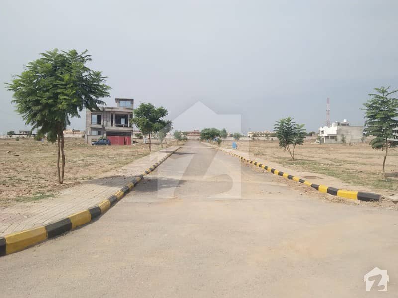5 kanal develope form house plot available for sale in block E