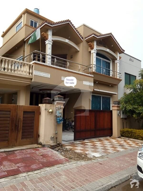 10 Marla 3 story House for sale