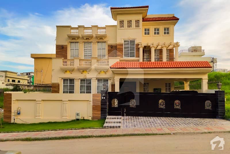 High Quality 1 Kanal House Is Available For Sale