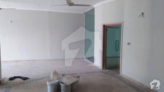 A BEAUTIFUL COMMERCIAL BUILDING AVAILABLE FOR RENT IN MEHRAN BLOCK